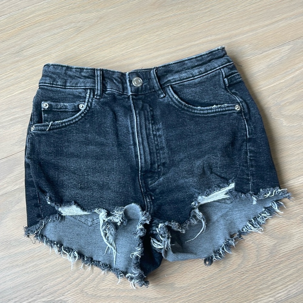Black wash ZARA denim jean shorts size 24 like new